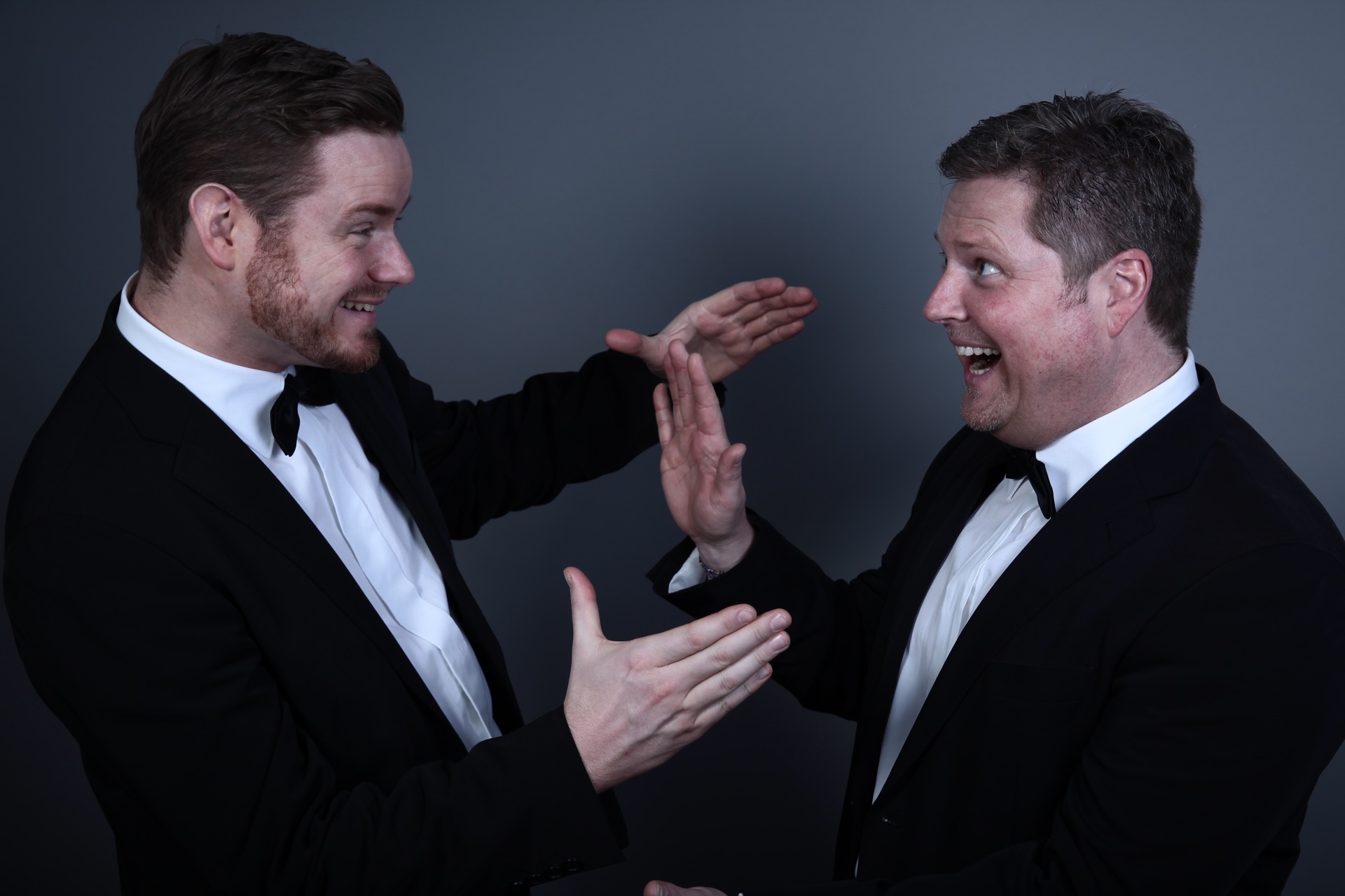 Jan und Jentschi von Der gute Ton in festlicher Abendgarderobe